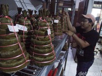 Potret Pabrik Kue Keranjang dan Dodol Tangerang Kebanjiran Pesanan Imlek
