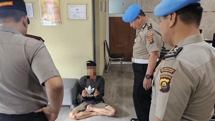 Pria asal Lampung diamankan petugas karena mencurigakan dan membawa sajam
