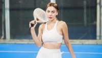 Ratu Rizky Nabila mengaku memang lagi berproses menjadi wanita yang lebih baik. Makanya ia kadang tampil berhijab, kadang terbuka. (Foto: dok Instagram raturn)