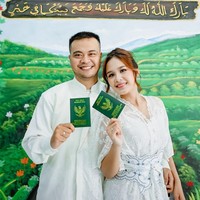 Reza SMASH dan Santi Febrianti melangsungkan akad nikah di KUA Cibeunying Kidul, Bandung. Pernikahan digelar sederhana dan hanya dihadiri keluarga serta sahabat. Foto: Instagram/@mrezanugrah