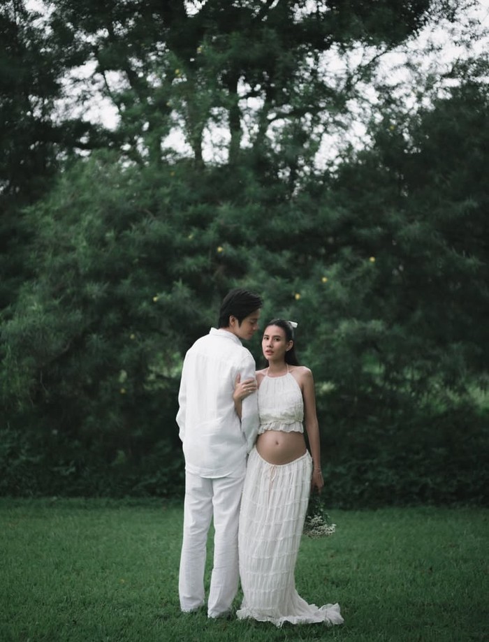 Romantisnya Angga Yunanda dan Shenina Cinnamon saat Candlelight Dinner