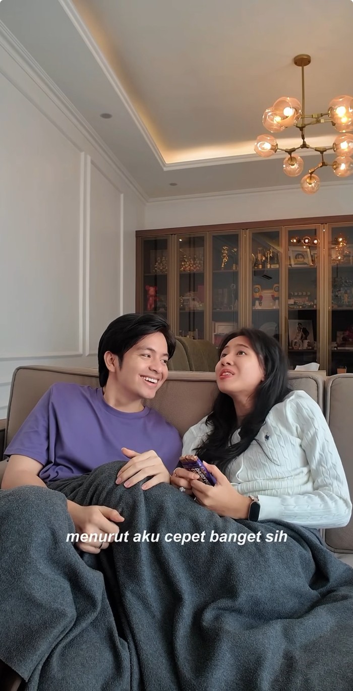 Romantisnya Angga Yunanda dan Shenina Cinnamon saat Candlelight Dinner