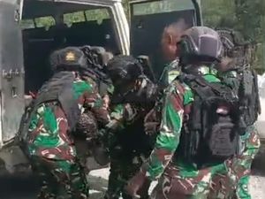 Rombongan PT Freeport di Mimika Diserang, Anggota TNI Gugur