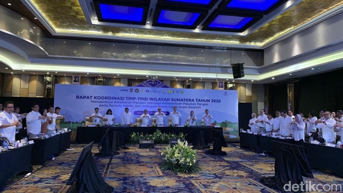 Sekda Edward Candra bersama kementerian koordinator perekonomian dan departemen Bank Indonesia