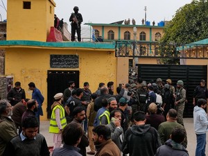 Serangan Masjid di Pakistan Ungkap Ancaman Teror Meningkat