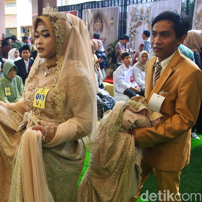 106 Pasangan Pengantin Resepsi Massal di Tangerang