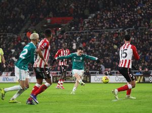 Video Sunderland vs Liverpool: Gol Tunggal Van Dijk Menangkan The Reds