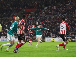 Video Sunderland vs Liverpool: Gol Tunggal Van Dijk Menangkan The Reds