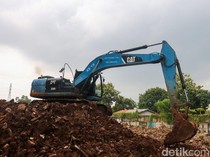 Alat Berat Turun, Penataan TPU Kebon Nanas Jaktim Dikebut