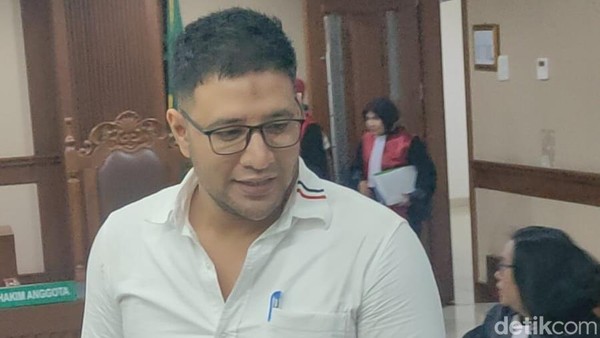 5 Artis Rayakan Lebaran di Penjara