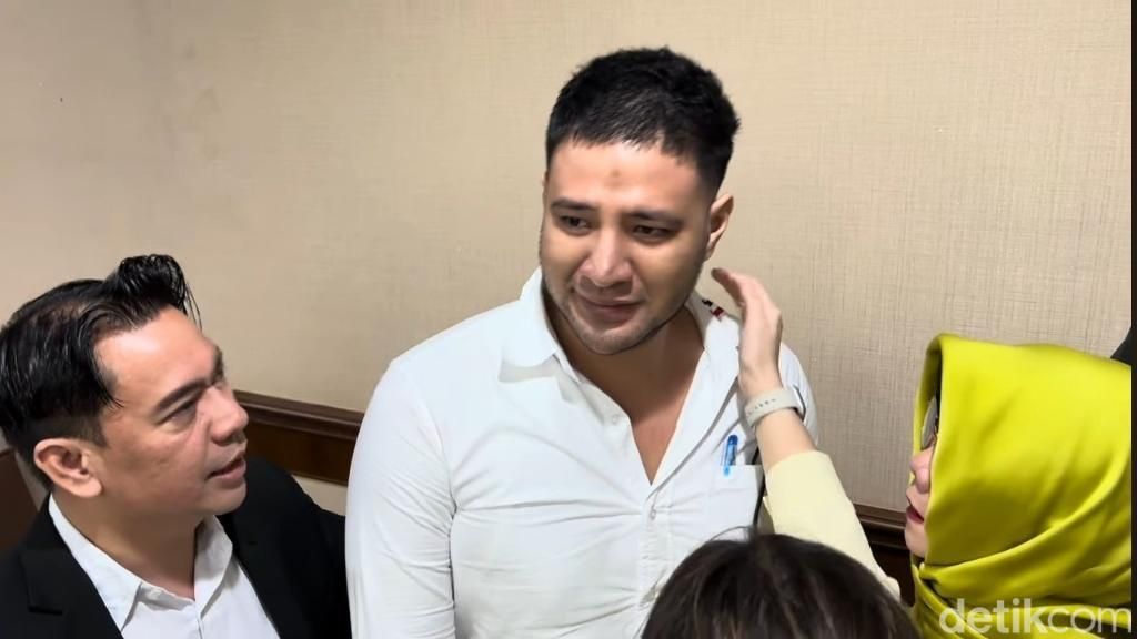 Video: Ammar Zoni Terpancing Emosi saat Anaknya Disebut di Persidangan