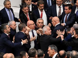 Adu Jotos di Parlemen Turki Buntut Erdogan Tunjuk Menteri Baru