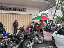 Emak-emak Bakar Toko Emas Makassar Pakai Molotov Sempat Pura-pura Belanja