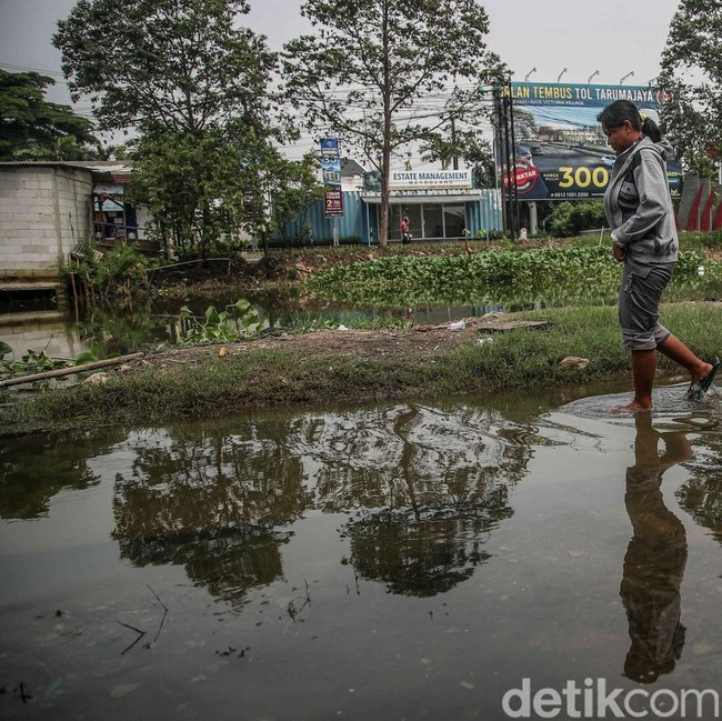 Banjir di Desa Buni Bakti Bekasi Berangsur Surut