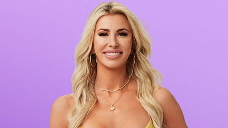 Bintang Reality Show Netflix Masuk Rumah Sakit Usai Lem Kuku Nempel ke Matanya