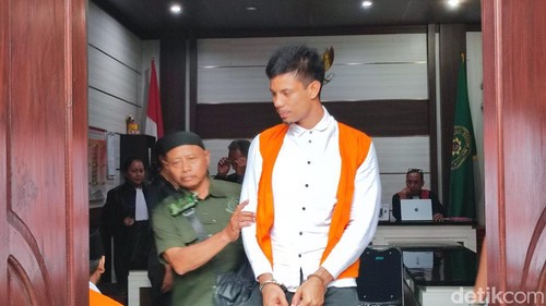 Yuri Bezerra Da Costa (25) saat menjalani sidang putusan di Pengadilan Negeri (PN) Denpasar, Kamis (12/2/2026).