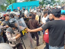 Video Ricuh Eksekusi 19 Rumah di Pangkep, Warga-Polisi Saling Dorong