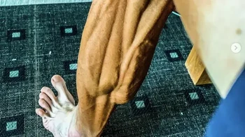 Beginilah penampakan kaki seorang pesepeda profesional setelah balapan. Foto: Buzzfeed