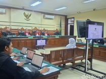 Khofifah Bantah BAP Terdakwa yang Sudah Almarhum soal Terima Fee Ijon
