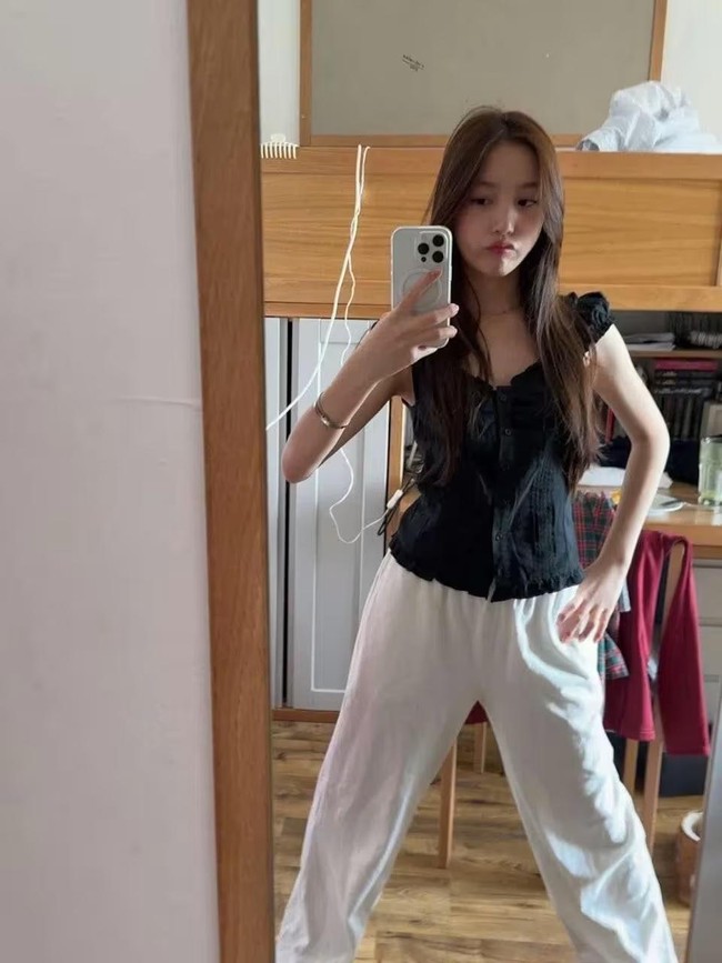 Sejak diblokir, Vicky menjauh dari sorotan publik dan menjalani kehidupan yang sederhana. Meski begitu, putrinya masih bebas untuk mengekspresikan diri di media sosial.Foto: Weibo