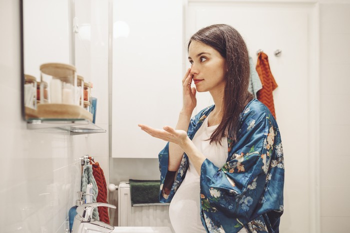Ilustrasi Skincare Ibu Hamil