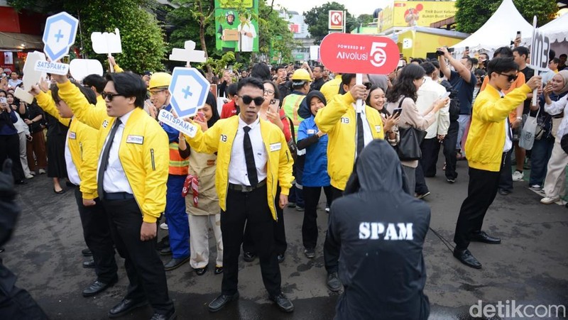 Lonjakan aktivitas digital selama bulan Ramadan kerap dimanfaatkan pelaku kejahatan siber untuk melancarkan aksi penipuan, terutama melalui layanan WhatsApp. Menyikapi kondisi tersebut, Indosat Ooredoo Hutchison (IOH) melalui merek IM3 memperkuat perlindungan pelanggan dengan menghadirkan sistem keamanan Satuan Anti Scam dan Spam (Satspam+) yang kini mampu memblokir penipuan melalui WhatsApp Call.