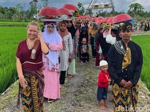 Roah 1001 Tebolak Beak, Tradisi Warga Lombok Timur Sambut Datangnya Ramadhan