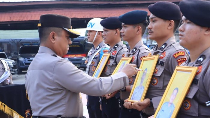7 Anggota Polisi Diberhentikan, Kapolres Inhil: Ini Wujud Profesionalisme!