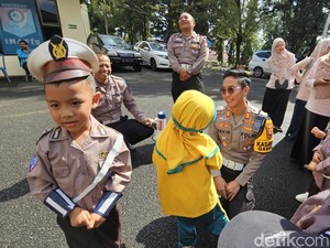 Polisi di Kota Batu Gencar Sosialisasi Tertib Lalu Lintas ke Pelajar