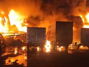 9 Jam Damkar Berjibaku, Kebakaran Pabrik Cat di Cikupa Tangerang Akhirnya Padam