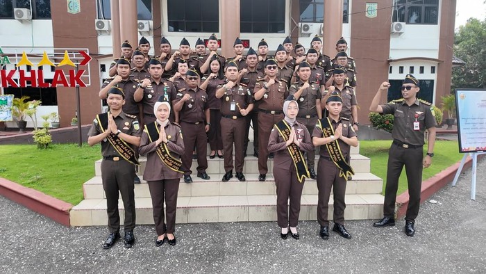 Kejari Poso mendeklarasikan zona integritas dalam peningkatan pelayanan publik untuk menuju WBK dan WBBM.