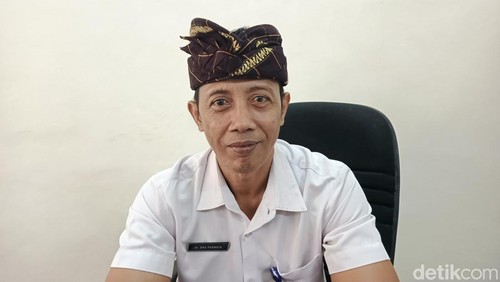Kepala Dinas Kesehatan dan Sosial Jembrana I Gusti Bagus Ketut Oka Parwata saat ditemui detikBali dikantornya, Kamis (12/2/2026).