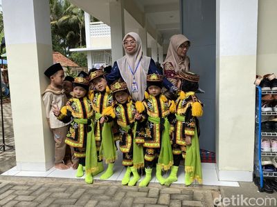 Lucunya Anak TK Saat Dikunjungi Anita Tanjung dan Istri Menteri Era SBY