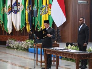 Mendagri Lantik Sejumlah Pejabat, Ingatkan Pentingnya Loyalitas & Prestasi