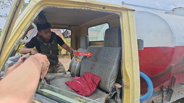 Mobil tangki pengangkut air bersih yang ditembak KKB di Yahokimo.