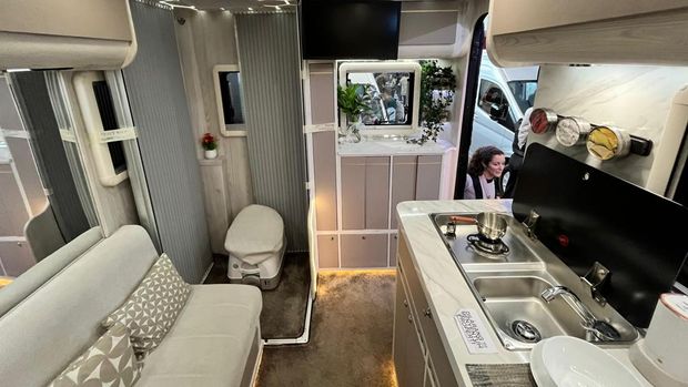 Modifikasi Toyota Rangga jadi motorhome garapan Baze