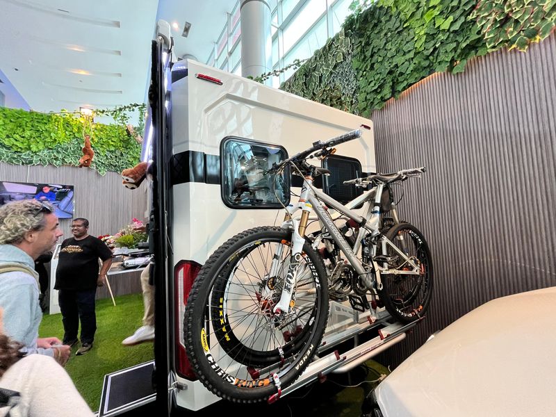 Modifikasi Toyota Rangga jadi motorhome garapan Baze