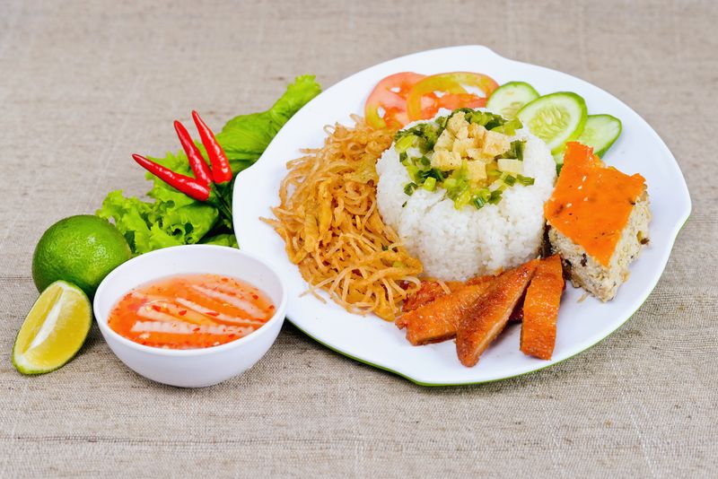 Aneka Nasi Rames Auto Kalap! 5 Nasi Rames Terenak di Asia Tenggara dengan Lauk Melimpah