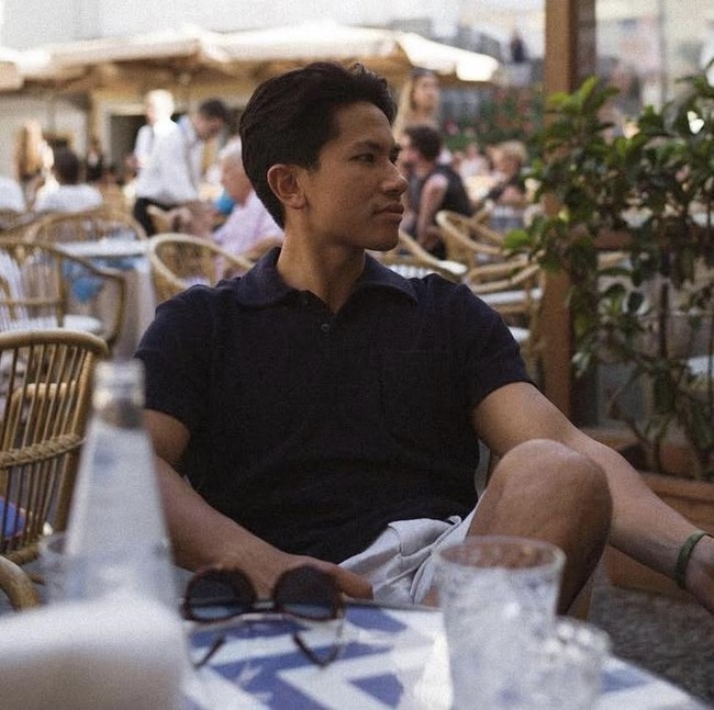 Momen Pangeran Mateen Hangout di Swiss hingga Sarapan di Kolam Renang