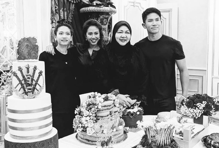 Momen Pangeran Mateen Hangout di Swiss hingga Sarapan di Kolam Renang