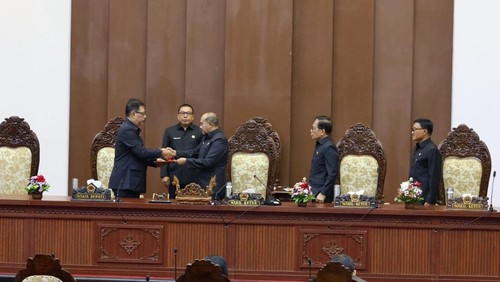 Rapat paripurna kerjasama Pemerintah Kabupaten Gianyar dan Komisi II di kantor DPRD Gianyar, Kamis (12/2/2026).