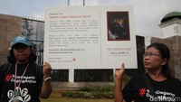 Massa mendorong DPR segera mengesahkan RUU Perlindungan dan Kesejahteraan Hewan sebagai payung hukum.   