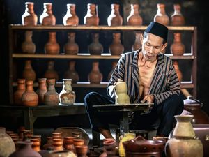 Pekerjaan yang Cocok Sesuai Weton Menurut Primbon Jawa dan Arah Rezekinya