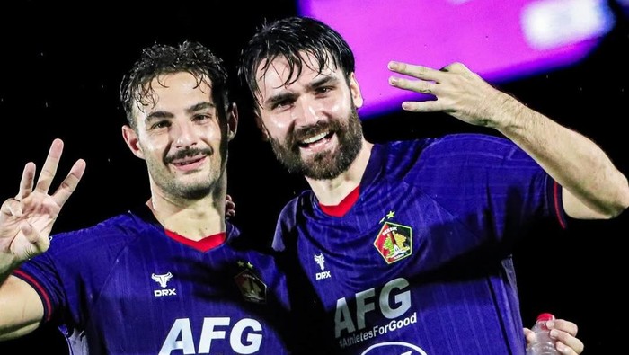 Pemain Persik, Adrian Luna dan Jon Toral