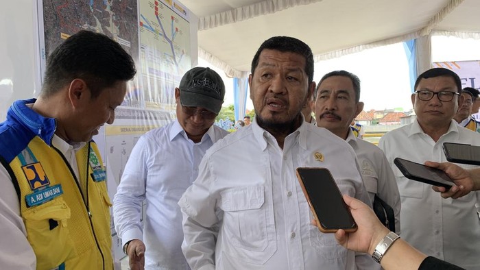 Perwakilan Komisi V DPR RI Roberth Rouw