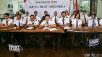 IPI meminta Prabowo bertindak dan turun tangan memulihkan, menjamin, dan memastikan keamanan penerbangan, khususnya di daerah dengan risiko keamanan tinggi. 