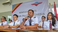 Diberitakan sebelumnya, pesawat Smart Air ditembaki OTK di Bandara Korowai, Kampung Danowage, Distrik Yaniruma, Rabu (11/2). Insiden itu mengakibatkan pilot dan kopilot Smart Air bernama Egon Erwan dan Baskoro dari Bandara meninggal dunia. 
