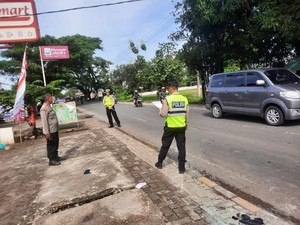 Gagal Salip HR-V, Pikap di Gowa Terguling-Tabrak Motor Arah Berlawanan