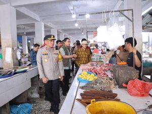 Polres Rohil Cek Harga Sembako di Pasar Jelang Ramadan, Begini Hasilnya