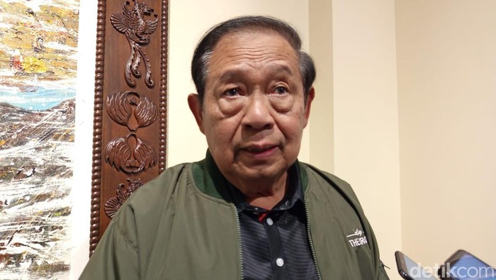 Presiden RI ke-6 Susilo Bambang Yudhoyono (SBY) nonton bareng (nobar) Proliga 2026 di Semanggi Ballroom Grand Artos Hotel Magelang, Kamis (12/2/2026).